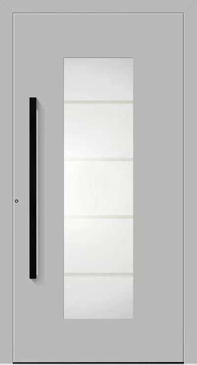 Nowoczesne szare drzwi z centralnym, matowym przeszkleniem dzielonym poziomymi liniami na cztery pola oraz długim czarnym uchwytem po lewej.