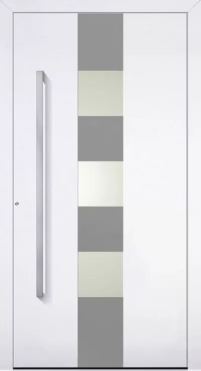 Nowoczesne białe drzwi wejściowe z długim pionowym uchwytem po lewej oraz wąskim centralnym pasem z naprzemiennymi szarymi panelami i matowymi przeszkleniami.