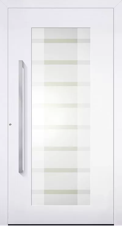 Białe, nowoczesne drzwi z dużym przeszklonym panelem z poziomymi pasami i długim metalowym uchwytem po lewej stronie.