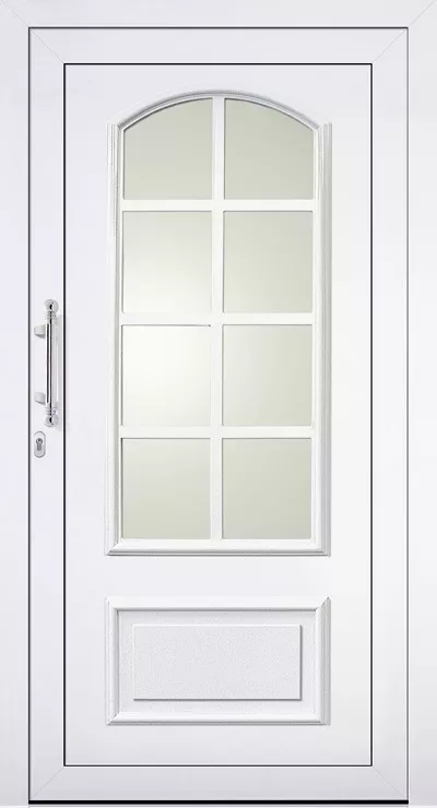 Białe drzwi wejściowe z wypełnieniem drzwiowym Adeco Juist z przeszklonym panelem z łukiem i ośmioma polami szyby oraz dolnym kasetonem; klamka i zamek po lewej stronie.