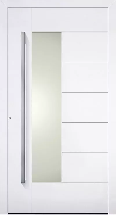 Białe nowoczesne drzwi wejściowe z wąskim pionowym matowym przeszkleniem po lewej, długim srebrnym pochwytem oraz poziomowymi panelami po prawej.