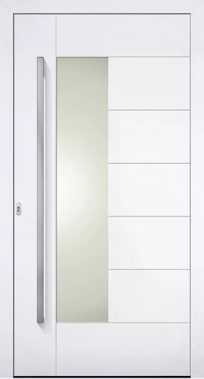 Nowoczesne białe drzwi wejściowe z wypełnieniem drzwiowym Adeco Metris z wąskim pionowym matowym przeszkleniem po lewej, długim metalowym pochwytem i poziomymi panelami po prawej.