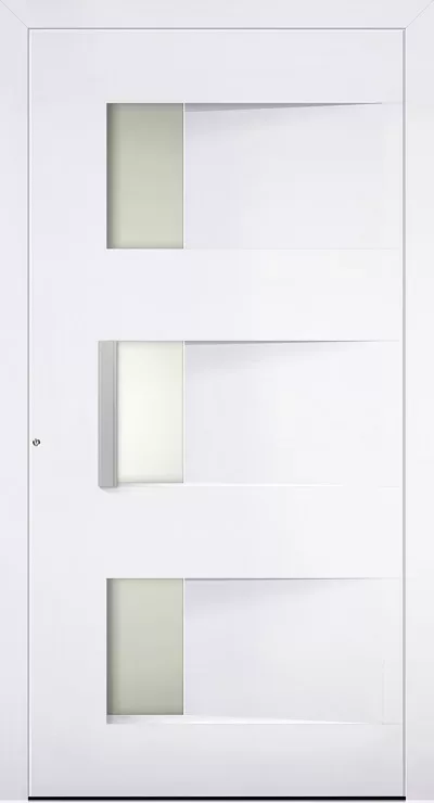 Białe nowoczesne drzwi z trzema poziomymi, prostokątnymi przeszkleniami z matowego szkła i pionowym uchwytem po lewej stronie.