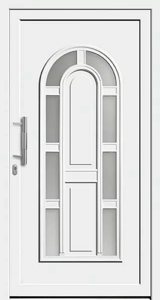 Białe drzwi wejściowe z dekoracyjną, łukową wstawką z mleczonego szkła i pionowym uchwytem po lewej stronie.
